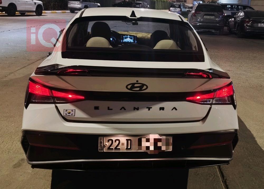 هیۆندای ئەلەنترا